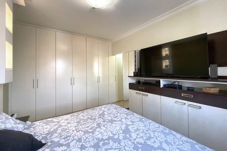 Apartamento à venda com 126m², 4 quartos e 3 vagas Apartamento à venda com 126m², 4 quartos e 3 vagasSuite 1