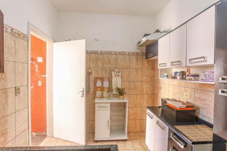 Casa à venda com 250m², 5 quartos e 4 vagas Casa à venda com 250m², 5 quartos e 4 vagasCasa 2 - cozinha