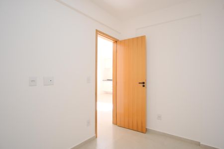 Quarto 2 de apartamento para alugar com 2 quartos, 46m² em Vila Granada, São Paulo