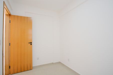 Quarto 2 de apartamento para alugar com 2 quartos, 46m² em Vila Granada, São Paulo