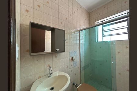 Casa para alugar com 120m², 3 quartos e 1 vaga Casa para alugar com 120m², 3 quartos e 1 vagaBanheiro 1