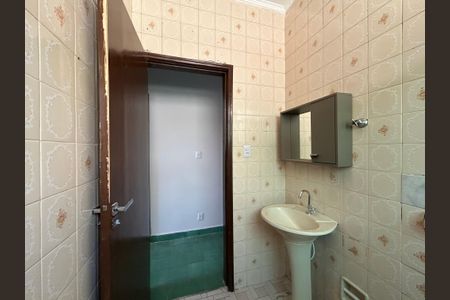 Casa para alugar com 120m², 3 quartos e 1 vaga Casa para alugar com 120m², 3 quartos e 1 vagaBanheiro 1