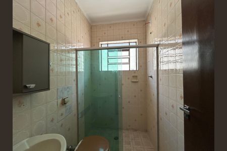 Casa para alugar com 120m², 3 quartos e 1 vaga Casa para alugar com 120m², 3 quartos e 1 vagaBanheiro 1
