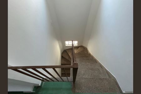 Casa para alugar com 120m², 3 quartos e 1 vaga Casa para alugar com 120m², 3 quartos e 1 vagaEscada