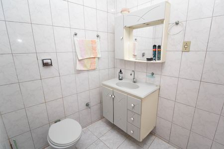Casa à venda com 177m², 3 quartos e 2 vagasBanheiro 2