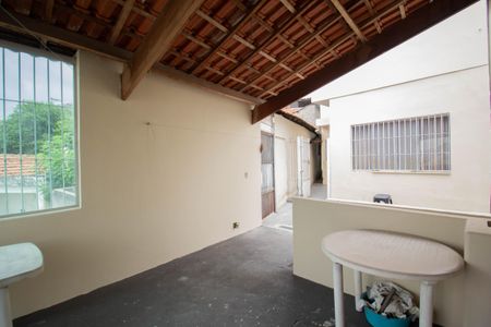 Casa à venda com 177m², 3 quartos e 2 vagasVaranda