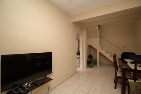 Casa à venda com 177m², 3 quartos e 2 vagasSala