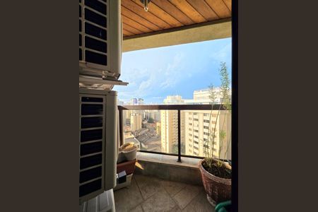 Apartamento para alugar com 140m², 4 quartos e 3 vagas Apartamento para alugar com 140m², 4 quartos e 3 vagasVaranda da suíte 2varan