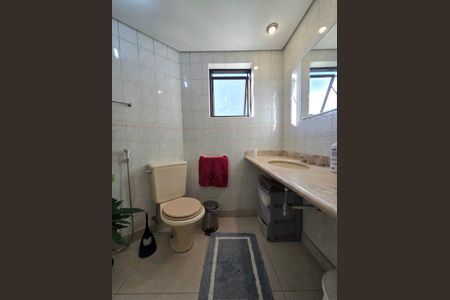 Apartamento para alugar com 140m², 4 quartos e 3 vagas Apartamento para alugar com 140m², 4 quartos e 3 vagasBanheiro da Suíte 2