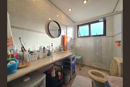 Apartamento para alugar com 140m², 4 quartos e 3 vagas Apartamento para alugar com 140m², 4 quartos e 3 vagasBanheiro da Suíte 1