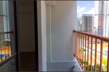 Varanda de kitnet/studio para alugar com 1 quarto, 27m² em Jardim das Acacias, São Paulo