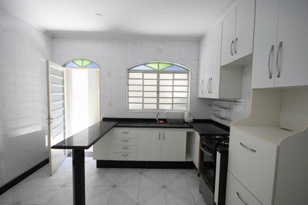 Casa para alugar com 180m², 2 quartos e 1 vaga Casa para alugar com 180m², 2 quartos e 1 vagaCozinha