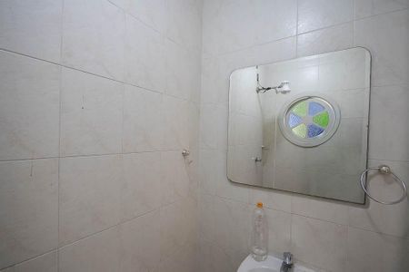 Casa para alugar com 180m², 2 quartos e 1 vaga Casa para alugar com 180m², 2 quartos e 1 vagaBanheiro 2