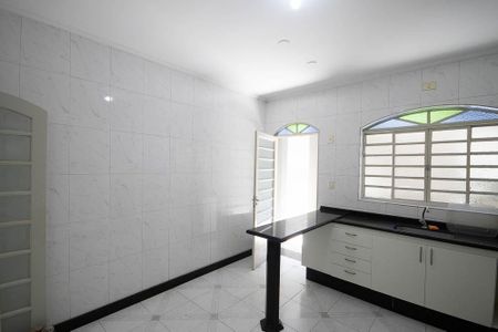 Casa para alugar com 180m², 2 quartos e 1 vaga Casa para alugar com 180m², 2 quartos e 1 vagaCozinha