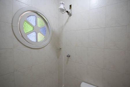 Casa para alugar com 180m², 2 quartos e 1 vaga Casa para alugar com 180m², 2 quartos e 1 vagaBanheiro 2