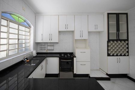 Casa para alugar com 180m², 2 quartos e 1 vaga Casa para alugar com 180m², 2 quartos e 1 vagaCozinha