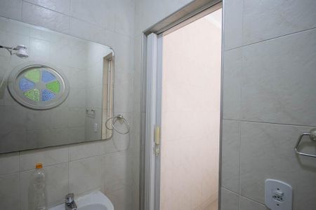 Casa para alugar com 180m², 2 quartos e 1 vaga Casa para alugar com 180m², 2 quartos e 1 vagaBanheiro 2