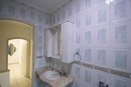 Casa para alugar com 180m², 2 quartos e 1 vaga Casa para alugar com 180m², 2 quartos e 1 vagaBanheiro 1