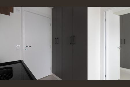 Sala/Cozinha de apartamento para alugar com 1 quarto, 28m² em Vila Guilhermina, São Paulo