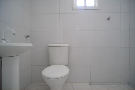 Banheiro de kitnet/studio para alugar com 1 quarto, 39m² em Canudos, Novo Hamburgo