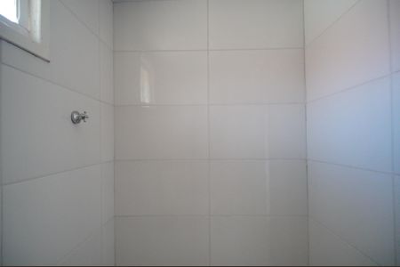 Banheiro de kitnet/studio para alugar com 1 quarto, 39m² em Canudos, Novo Hamburgo