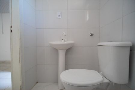 Banheiro de kitnet/studio para alugar com 1 quarto, 39m² em Canudos, Novo Hamburgo