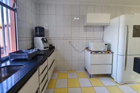 Casa à venda com 274m², 3 quartos e 3 vagas Casa à venda com 274m², 3 quartos e 3 vagasCozinha