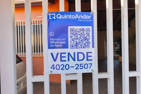 Casa à venda com 274m², 3 quartos e 3 vagas Casa à venda com 274m², 3 quartos e 3 vagasPLACA INSTALADA NA FACHADA