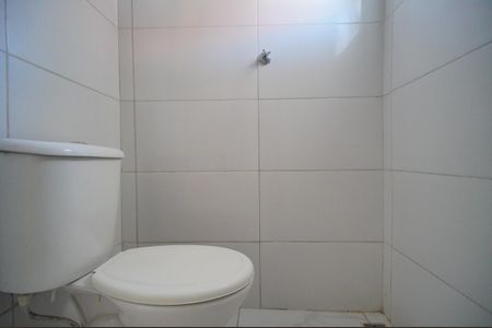 Banheiro de kitnet/studio para alugar com 1 quarto, 39m² em Canudos, Novo Hamburgo