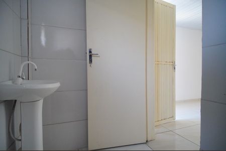 Banheiro de kitnet/studio para alugar com 1 quarto, 39m² em Canudos, Novo Hamburgo