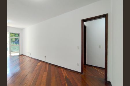 Apartamento à venda com 78m², 2 quartos e 1 vaga Apartamento à venda com 78m², 2 quartos e 1 vagaSala