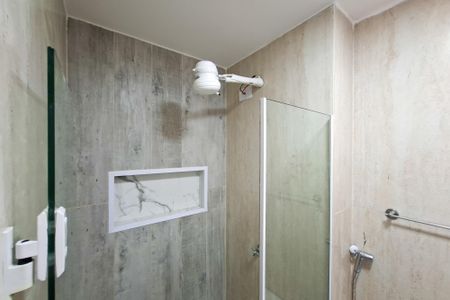 Apartamento para alugar com 75m², 2 quartos e 1 vaga Apartamento para alugar com 75m², 2 quartos e 1 vagaBanheiro da Suíte