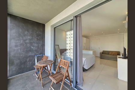 Studio para alugar com 35m², 1 quarto e 1 vaga Studio para alugar com 35m², 1 quarto e 1 vagaVaranda