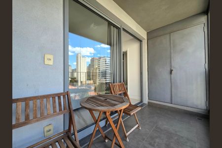 Studio para alugar com 35m², 1 quarto e 1 vaga Studio para alugar com 35m², 1 quarto e 1 vagaVaranda