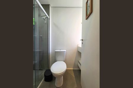 Studio para alugar com 35m², 1 quarto e 1 vaga Studio para alugar com 35m², 1 quarto e 1 vagaBanheiro