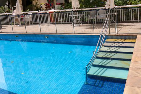 Apartamento para alugar com 55m², 2 quartos e 1 vagaÁrea comum - Piscina