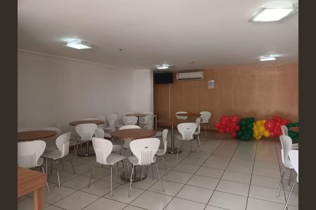 Apartamento para alugar com 55m², 2 quartos e 1 vagaÁrea comum - Salão de festas