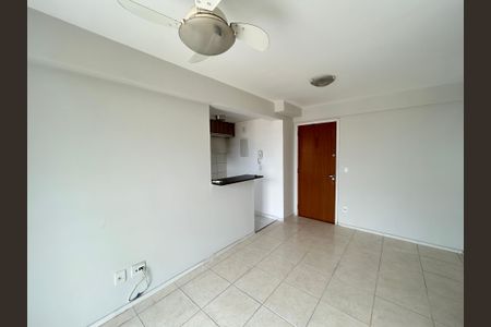 Sala de apartamento para alugar com 2 quartos, 55m² em Del Castilho, Rio de Janeiro
