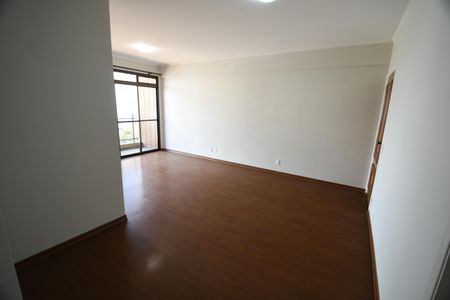 Sala de apartamento para alugar com 3 quartos, 120m² em Cambuí, Campinas