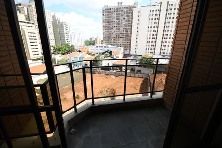 Sala - Sacada de apartamento para alugar com 3 quartos, 120m² em Cambuí, Campinas
