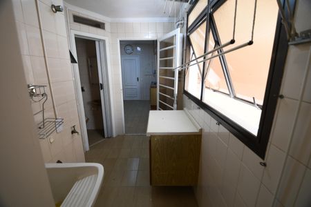 Apartamento para alugar com 120m², 3 quartos e 1 vagaÁrea de Serviço