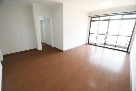 Sala de apartamento para alugar com 3 quartos, 120m² em Cambuí, Campinas
