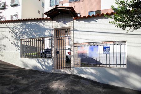 Apartamento à venda com 90m², 3 quartos e sem vaga Apartamento à venda com 90m², 3 quartos e sem vagaFachada