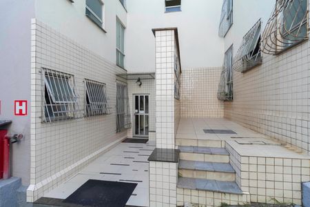 Apartamento à venda com 90m², 3 quartos e sem vaga Apartamento à venda com 90m², 3 quartos e sem vagaEntrada
