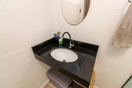 Casa à venda com 40m², 2 quartos e sem vaga Casa à venda com 40m², 2 quartos e sem vagaBanheiro