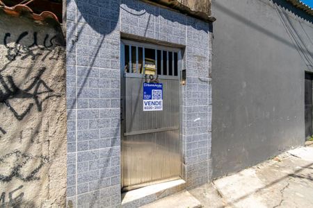 Casa à venda com 40m², 2 quartos e sem vaga Casa à venda com 40m², 2 quartos e sem vagaFachada