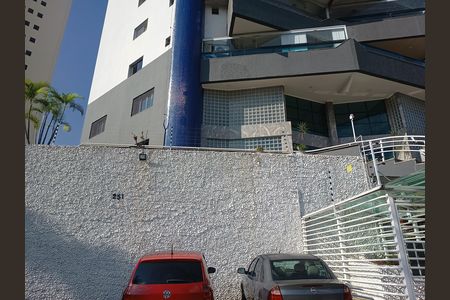 Apartamento à venda com 115m², 3 quartos e 3 vagas Apartamento à venda com 115m², 3 quartos e 3 vagasFachada e portaria