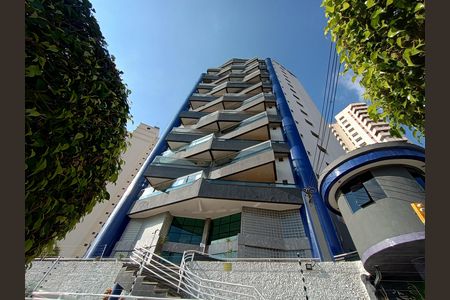Apartamento à venda com 115m², 3 quartos e 3 vagas Apartamento à venda com 115m², 3 quartos e 3 vagasFachada e portaria