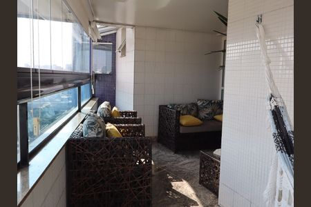 Apartamento à venda com 115m², 3 quartos e 3 vagasVaranda da Sala