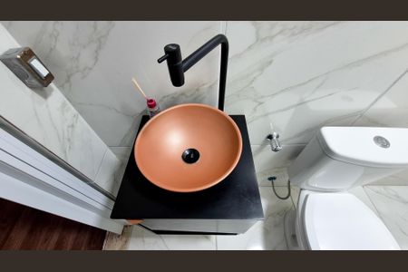 Casa à venda com 190m², 2 quartos e 2 vagasBanheiro da Suíte 1